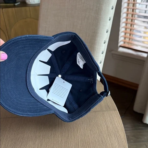 NWT ALO Yoga Vintage Navy Washed Off-Duty hat - Picture 3 of 4